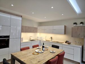 Cuisine blanche et bois