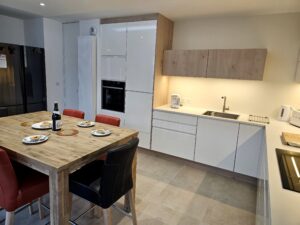 Cuisine blanche et bois