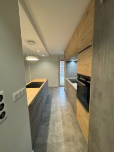 Cuisine ouverte béton et bois